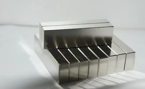 Zn del bloque de los imanes del neodimio N45 que cubre los imanes de barra potentes del neodimio